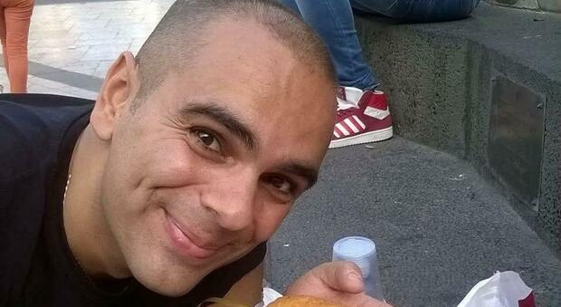 Morto in casa ad Avellino, la Scientifica cerca risposte nel giallo di Sergio Tia