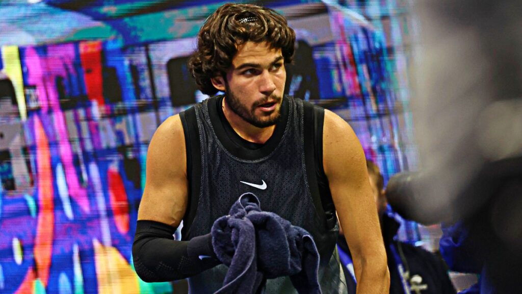 Us Open, il preparatore di Alcaraz: «Iniziare alle 23 non è sano»