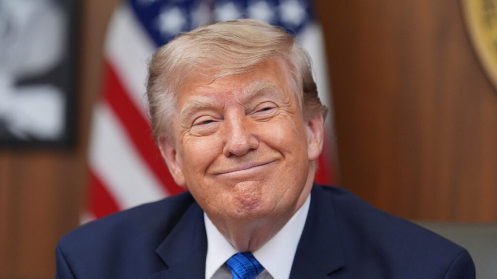 Trump rilancia l’idea di ribattezzare lo Stretto di Hormuz con il suo nome