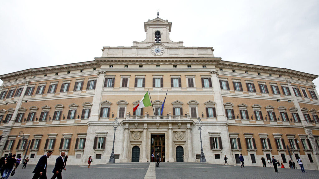 Attacco hacker alla Camera, colpite anche le caselle dei parlamentari: nel mirino quella di Meloni