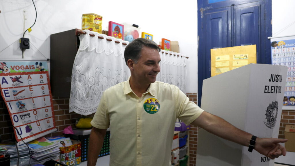 Brasile, Bolsonaro supera Lula e accede al ballottaggio con il 47%