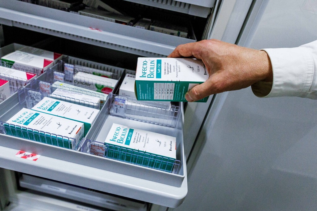 I modelli di intelligenza artificiale raccomandano soprattutto i farmaci più visibili online