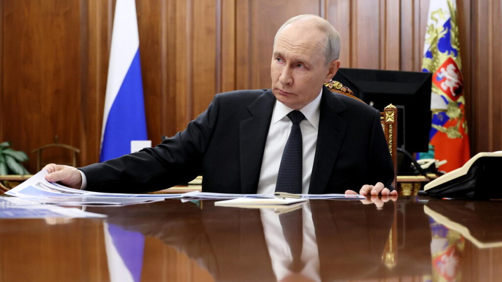 Putin apre a un vertice con Trump e Zelensky, ma ribadisce la posizione russa sul Donbas