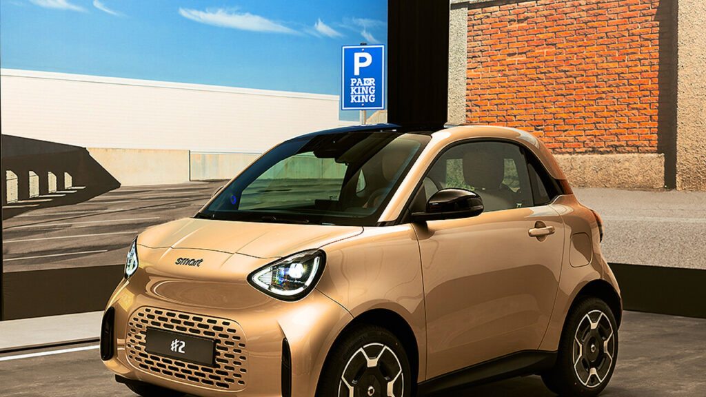 Smart #2, ordini aperti dal 13 ottobre: la citycar elettrica torna con 300 km di autonomia