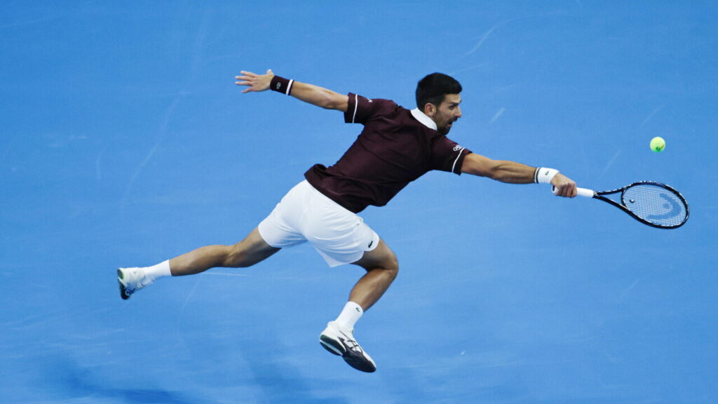 Novak Djokovic batte Alexander Zverev e raggiunge la semifinale a Pechino