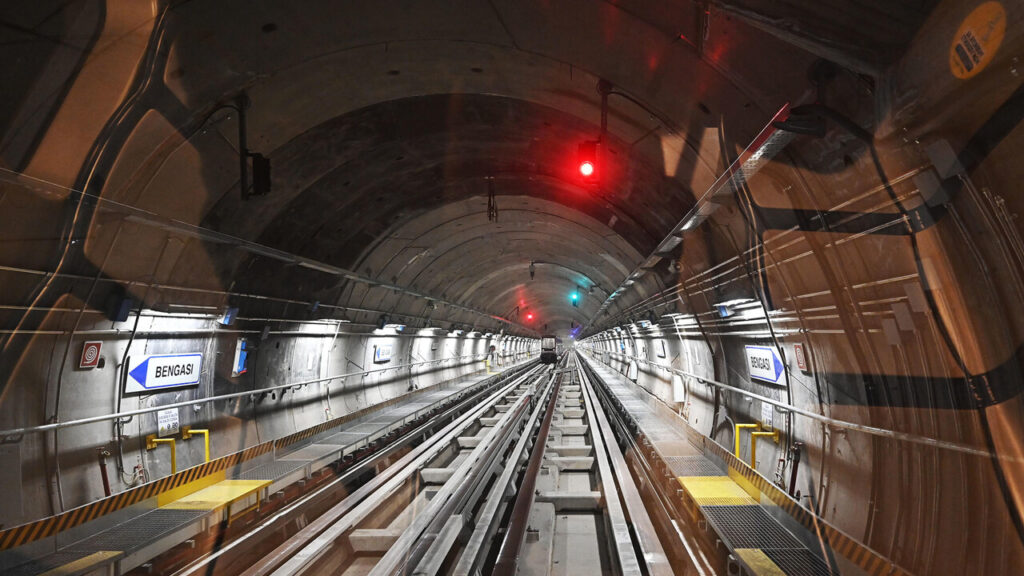 Torino, dall’8 novembre la metro torna all’orario serale completo