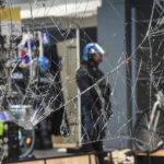 Como, perquisiti trenta giovani: indagine per istigazione al saccheggio