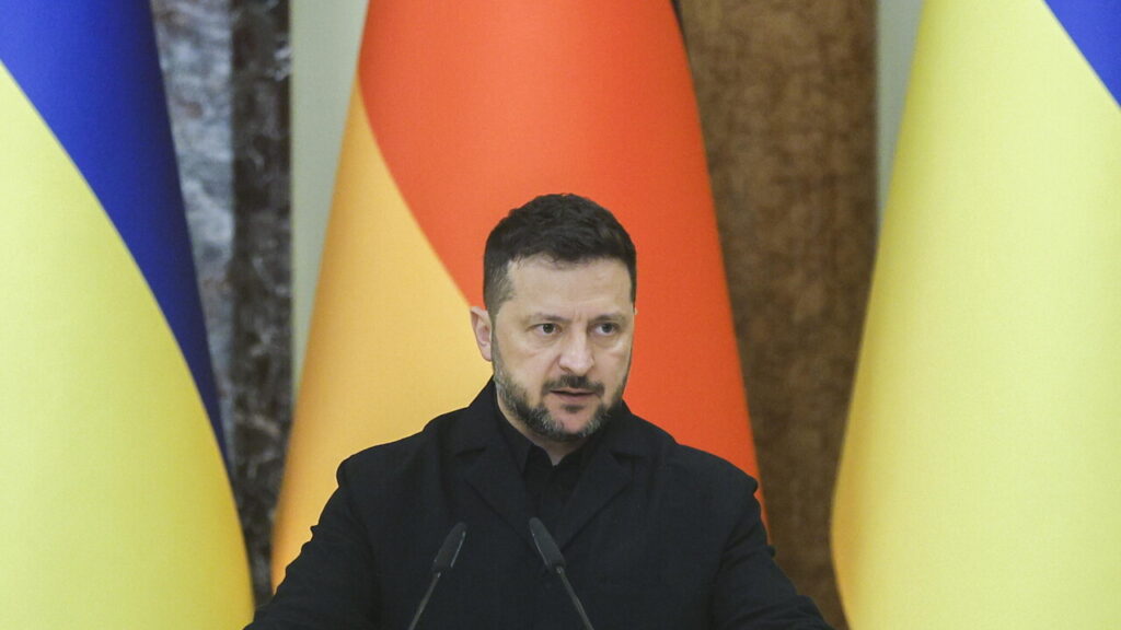 Zelensky: «Stiamo testando missili e droni veloci contro gli attacchi russi»